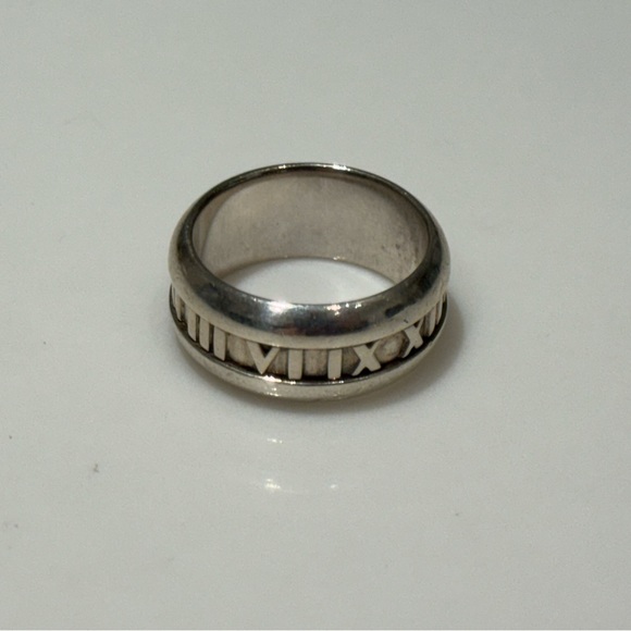 Tiffany & Co. Atlas Ring - Size 7.5 - Picture 2 of 7